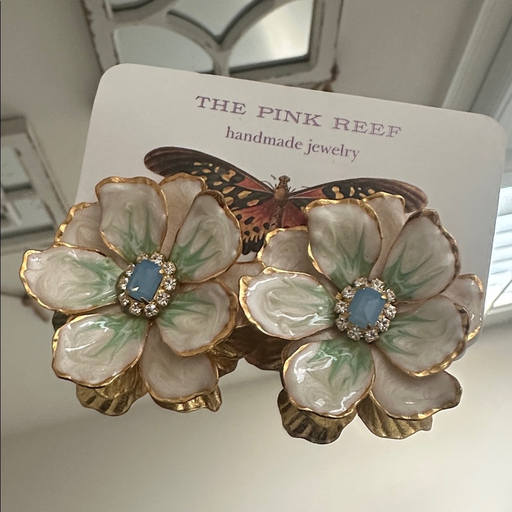 NWT Anthropologie “The Pink Reef” Handmade Flower Earrings - Picture 3 of 3